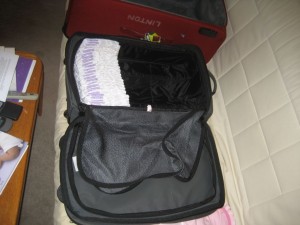 Notre valise "carryon luggage" avec les couches de Madame...
